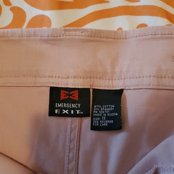 Shorts - Picture 3 of 3